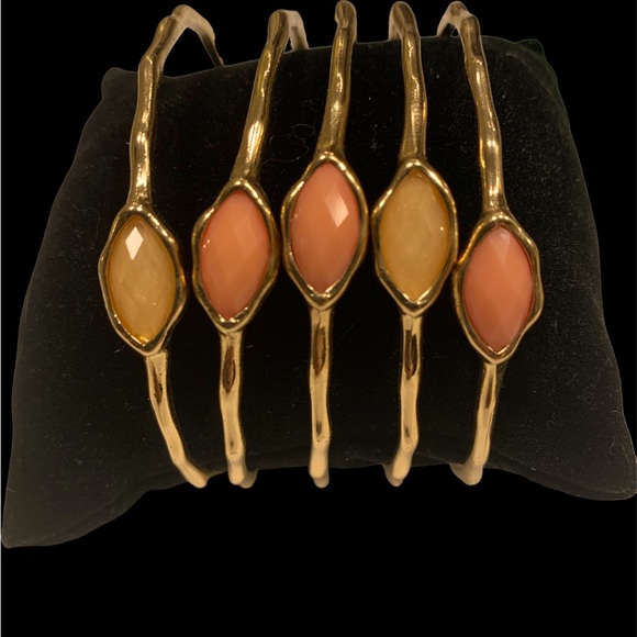 Vintage set of 5 glamorous gold bangles with alternate rose and cream baubles - Picture 3 of 4